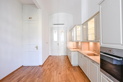 Malostranské nábřeží, Malá Strana - Praha 1 | Pronájem, Byt, 3+1, 140 m²