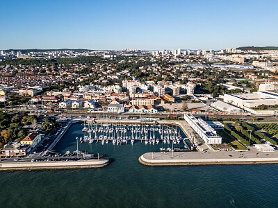 Portugalsko, Lisbon - Lisbon | Predaj, Byt, 4-izbový, 190 m²