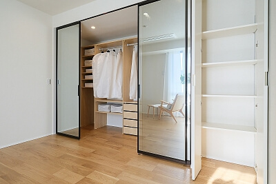 Japan, Tokyo - Shinjuku City | Sale, Apartment, Three-bedroom (4+kk), 104 m²