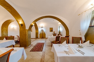 Hlavná Jaslovce, Jaslovské Bohunice - Trnava | Predaj, Historický objekt, 1 609 m²