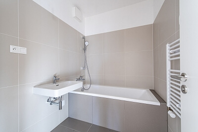 Fialová, Petržalka - Bratislava V | Predaj, Byt, 3-izbový, 96 m²