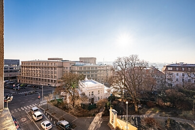 Kostelní, Holešovice - Prague 7 | Sale, Apartment, Three-bedroom (4+1), 141 m²